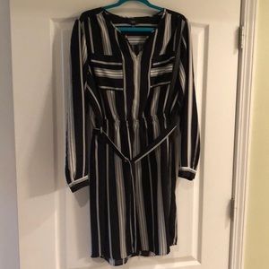LongSleeve Black White Striped Dress with Pockets